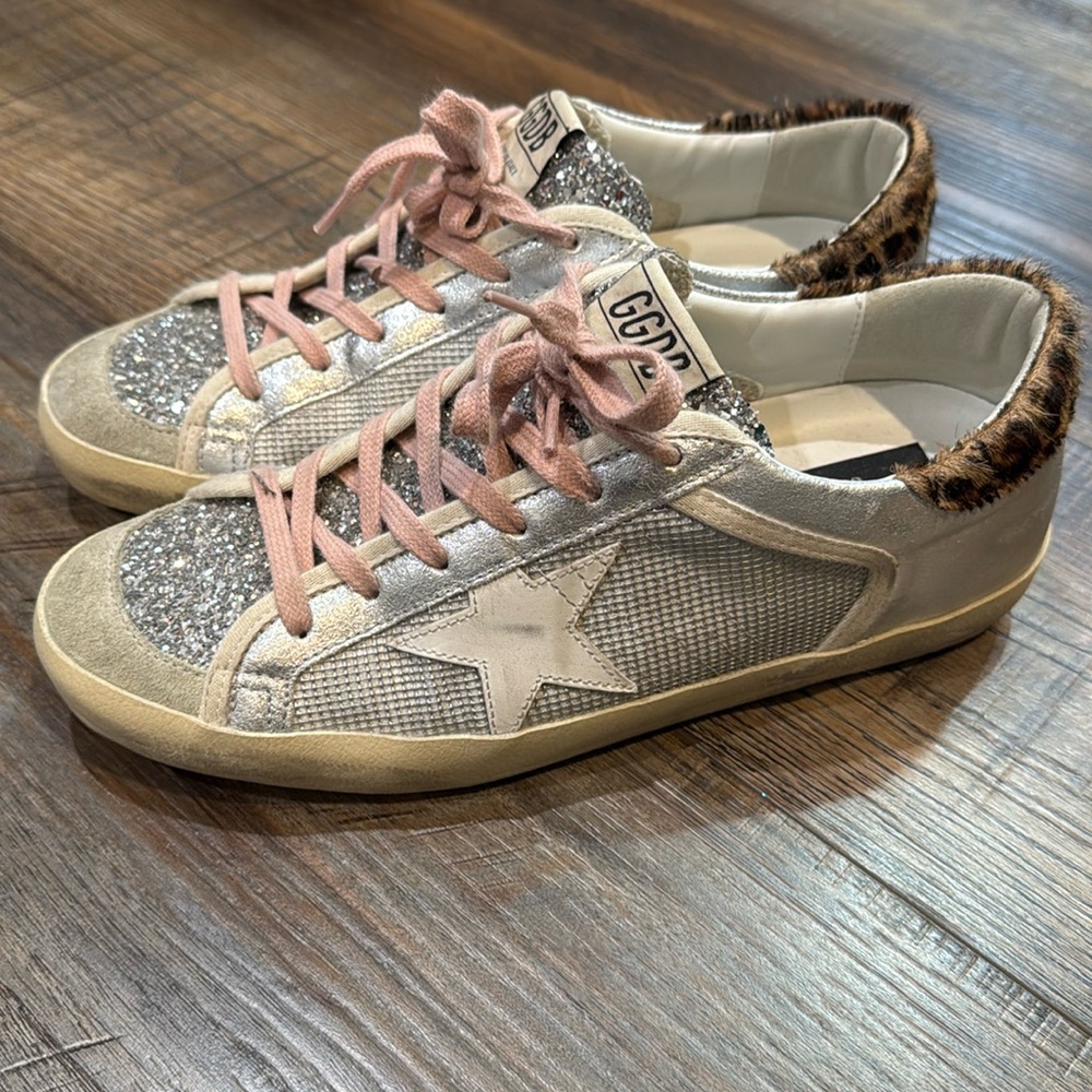 Golden goose superstar laminated suede shoe with bag and box